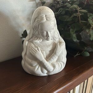 Madonna Planter